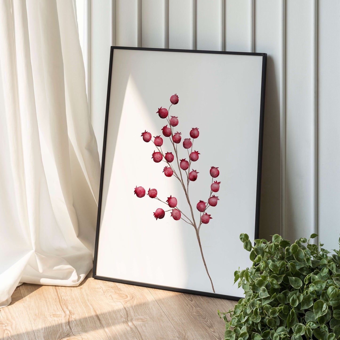 Wandkunst mit roten Beerenzweigen – Botanische Aquarellkunst zum Ausdrucken